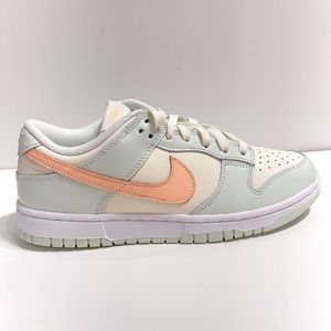 Nike Dunk Low Barely Green